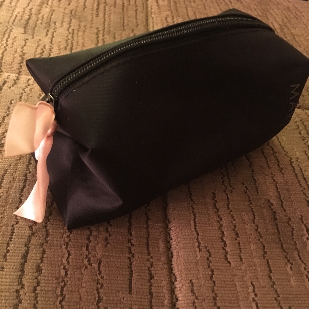 New!!! Mary Kay small cosmetic tote